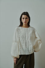 Indlæs billede til gallerivisning ANNE MI, JASMIN BLOUSE OFFWHITE