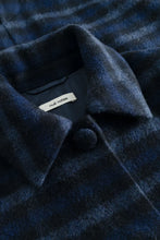 Indlæs billede til gallerivisning NUE NOTES, HELSINKI COAT NAVY CHECK