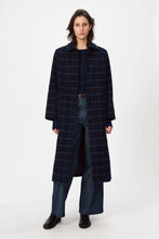 Indlæs billede til gallerivisning NUE NOTES, HELSINKI COAT NAVY CHECK