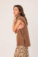 Indlæs billede til gallerivisning INDI & COLD, NJ466 KNIT VEST CAMEL