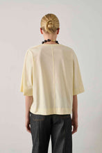 Indlæs billede til gallerivisning SOEUR - HELSINKI T-SHIRT - JAUNE PALE