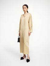 Indlæs billede til gallerivisning MALENE BIRGER LUCINA MAXIDRESS BEIGE