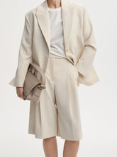 Indlæs billede til gallerivisning BY MALENE BIRGER, CYMBARIA SHORTS, SOFT WHITE