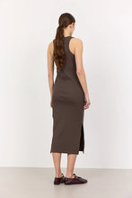 Indlæs billede til gallerivisning LEVETE ROOM, LR-NUMBIA 4 DRESS - L895 BRUN