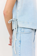 Indlæs billede til gallerivisning LEVETE ROOM, LR-KOSA 9, DENIM TOP