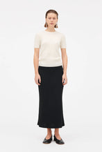 Indlæs billede til gallerivisning MARK TAN, NOELLE CREPE SKIRT BLACK