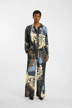 Indlæs billede til gallerivisning MUNTHE, ARUM SILK PANTS BLACK