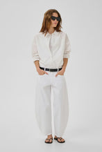 Indlæs billede til gallerivisning MY ESSENTIAL WARDROBE, BOXY SHIRT, WHITE