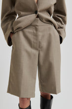 Indlæs billede til gallerivisning SECOND FEMALE, LEVELUP TAILORED SHORTS MID BROWN