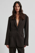 Indlæs billede til gallerivisning SECOND FEMALE SELLA FITTED BLAZER CHOKOLATE