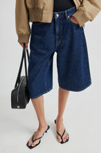 Indlæs billede til gallerivisning SECOND FEMALE, COLUMBO DENIM SHORTS DARK BLUE