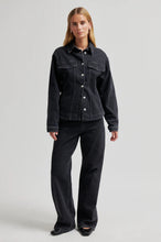 Indlæs billede til gallerivisning SECOND FEMALE, HALLIOT DENIM JACKET BLACK
