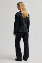 Indlæs billede til gallerivisning SECOND FEMALE, HALLIOT DENIM JACKET BLACK