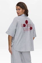 Indlæs billede til gallerivisning NÜMPH, TILLIE SS SHIRT STRIPE BLUE
