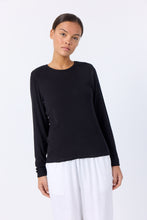 Indlæs billede til gallerivisning LEVETE ROOM, IKA4 L/S T-SHIRT BLACK