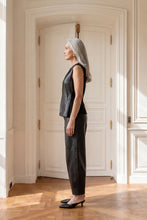 Indlæs billede til gallerivisning TAKTIL, LILY BARREL LEATHER PANT, BLACK