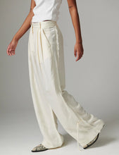 Indlæs billede til gallerivisning DAY, BELLE PANTS OFF WHITE