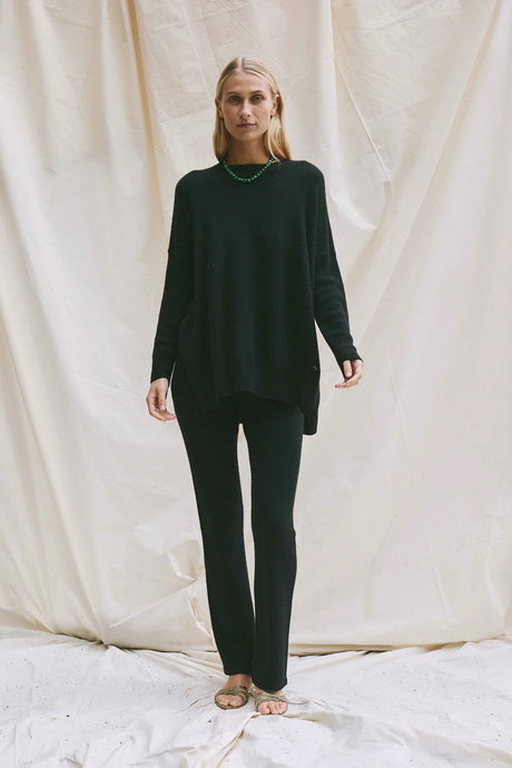 BETA STUDIOS, OVERSIZE O-NECK - BLACK