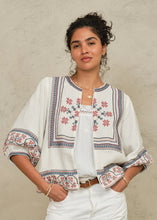 Indlæs billede til gallerivisning M.A.B.E CALISTA EMBRUDERY JACKET ECRU/MULTI