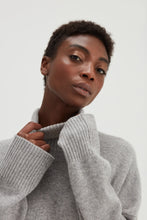 Indlæs billede til gallerivisning DAVIDA, CHUNKY ROLL NECK SWEATER, LIGHT GREY