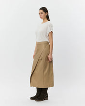 Indlæs billede til gallerivisning SOFIE SCHNOOR, KATRINE MIDI WRAP SKIRT CAMEL
