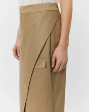 Indlæs billede til gallerivisning SOFIE SCHNOOR, KATRINE MIDI WRAP SKIRT CAMEL