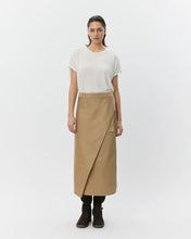 Indlæs billede til gallerivisning SOFIE SCHNOOR, KATRINE MIDI WRAP SKIRT CAMEL