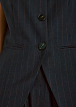 Indlæs billede til gallerivisning NORR, KANDRIA WAISTCOAT BROWN PINSTRIPE