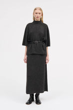 Indlæs billede til gallerivisning MARK TAN, KOLLY YAK KNIT DARK GREY