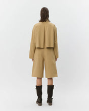 Indlæs billede til gallerivisning SOFIE SCHNOOR, LARK SHORT SHIRT JACKET CAMEL