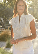 Indlæs billede til gallerivisning M.A.B.E LILIA EMBRODERY TOP ECRU