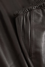 Indlæs billede til gallerivisning LOVECHILD, LANA LEAHER PANT, CHESTNUT