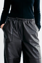 Indlæs billede til gallerivisning LOVECHILD, LANA LEAHER PANT, CHESTNUT