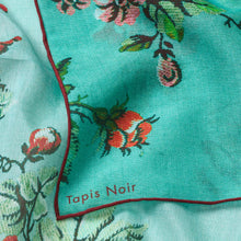 Indlæs billede til gallerivisning TAPIS NOIR, LIGHT ERICA SCARF GREEN