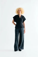 Indlæs billede til gallerivisning LOVECHILD, MINJU BLOUSE BLACK