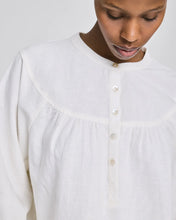 Indlæs billede til gallerivisning GAI &amp; LISVA, OLIVIA CANVAS SHIRT WHITE
