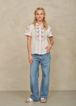 Indlæs billede til gallerivisning M.A.B.E RUBY EMBRODERY TOP ECRU/MULTI
