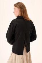 Indlæs billede til gallerivisning RUE DE TOKYO, SHIKA TENCEL SHIRT BLACK