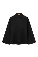 Indlæs billede til gallerivisning RUE DE TOKYO, SHIKA TENCEL SHIRT BLACK