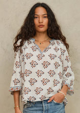 Indlæs billede til gallerivisning M.A.B.E STELLA PRINT LS TOP ECRU/RUST