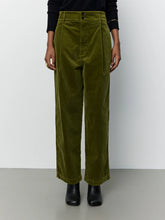 Indlæs billede til gallerivisning SOFIE SCHNOOR, WORA BAGGY CORDUROY TROUSERS, OLIVE GREEN