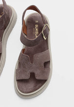 Indlæs billede til gallerivisning BUKELA, CINDY SANDAL TAUPE
