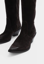 Indlæs billede til gallerivisning BUKELA, JOSIE BOOT SUEDE BROWN