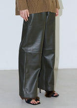 Indlæs billede til gallerivisning RAIINE, DORAN LEATHER PANTS, OLIVE