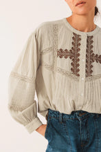 Indlæs billede til gallerivisning INDI &amp; COLD, KI220 SHIRT SAND