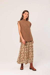 INDI & COLD, NJ466 KNIT VEST CAMEL